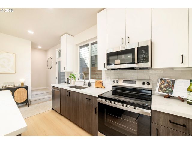 2561 Se 58TH Ave, Portland, OR 97206