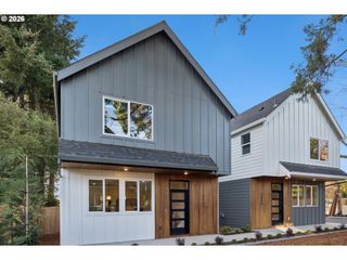 2561 Se 58TH Ave, Portland, OR 97206
