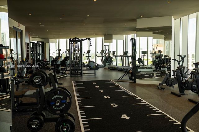 275 SW 6th St 502, Miami, FL 33130