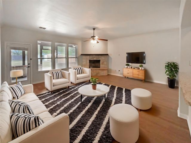 1005 Lake Hollow Drive, Little Elm, TX 75068