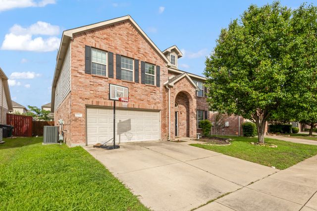8756 Golden Sunset Trail, Fort Worth, TX 76244