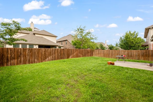 8756 Golden Sunset Trail, Fort Worth, TX 76244