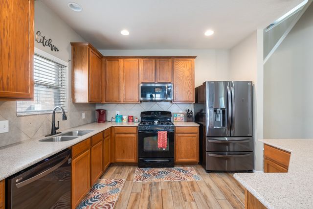 8756 Golden Sunset Trail, Fort Worth, TX 76244