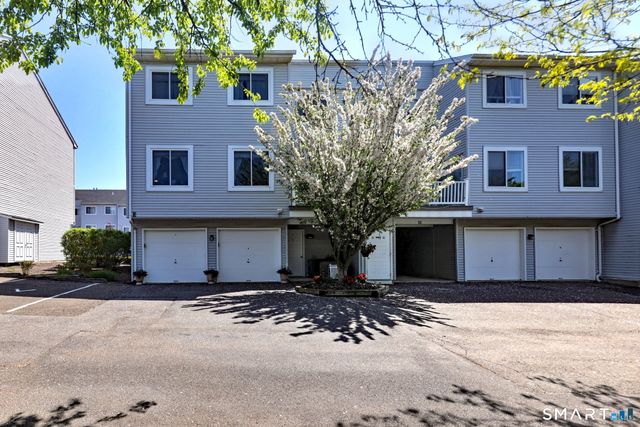 51 Staffordshire Common Drive 51, Wallingford, CT 06492