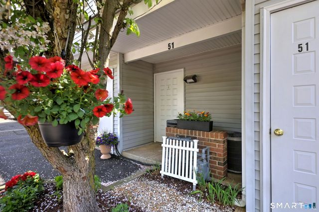 51 Staffordshire Common Drive 51, Wallingford, CT 06492