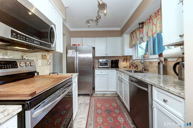51 Staffordshire Common Drive 51, Wallingford, CT 06492