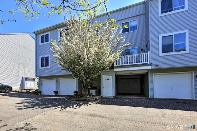 51 Staffordshire Common Drive 51, Wallingford, CT 06492