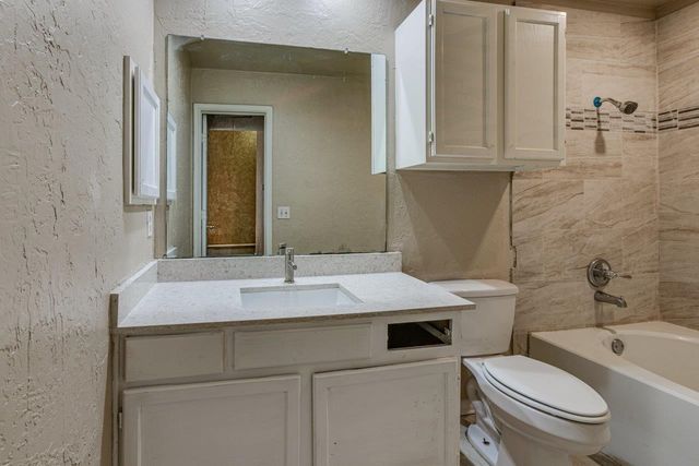 10611 Woodleaf Drive, Dallas, TX 75227