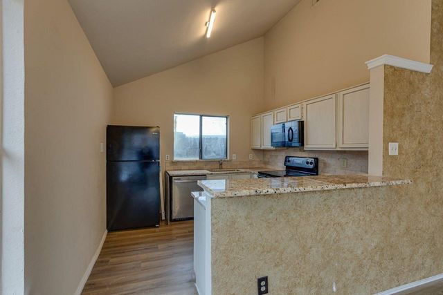 10611 Woodleaf Drive, Dallas, TX 75227