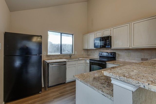 10611 Woodleaf Drive, Dallas, TX 75227