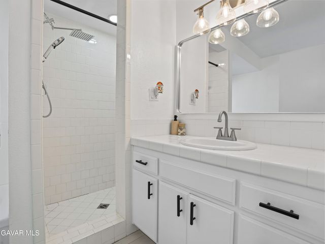1112 E Avenue J4, Lancaster, CA 93535