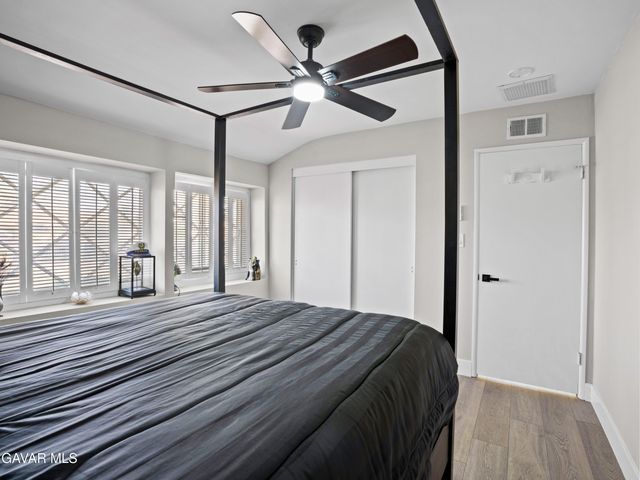 1112 E Avenue J4, Lancaster, CA 93535