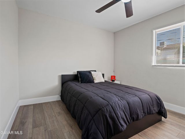 1112 E Avenue J4, Lancaster, CA 93535