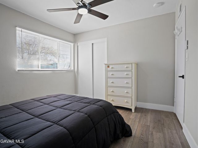 1112 E Avenue J4, Lancaster, CA 93535