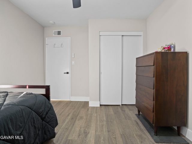 1112 E Avenue J4, Lancaster, CA 93535