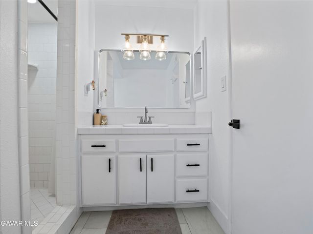1112 E Avenue J4, Lancaster, CA 93535