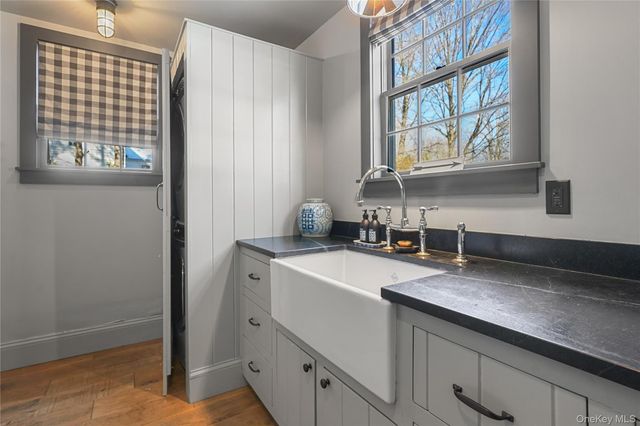 259 Westchester Avenue, Pound Ridge, NY 10576