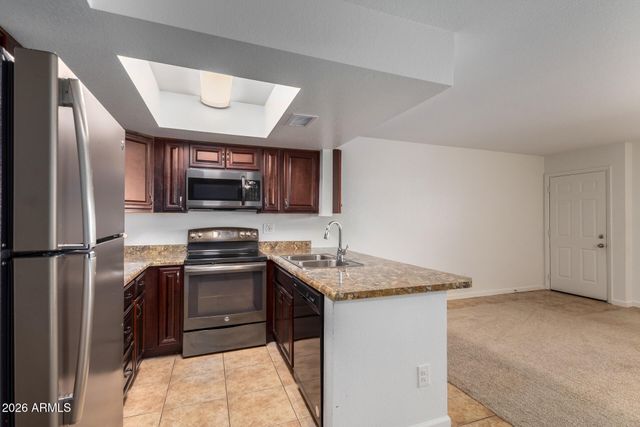 3601 W TIERRA BUENA Lane 168, Phoenix, AZ 85053