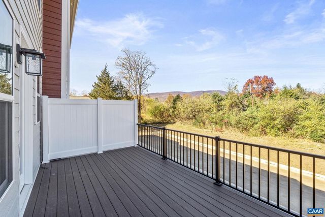 738 PARK RIDGE DR, Crozet, VA 22932
