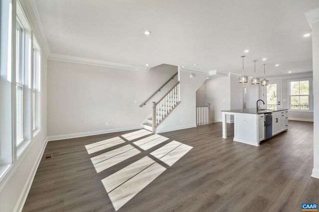 738 PARK RIDGE DR, Crozet, VA 22932