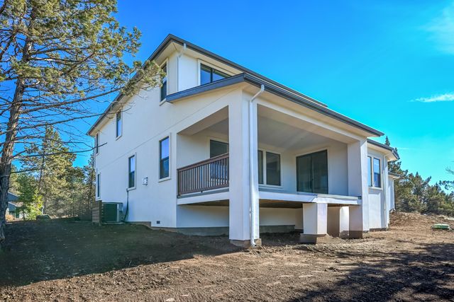 1216 Vine Maple Drive, Klamath Falls, OR 97601