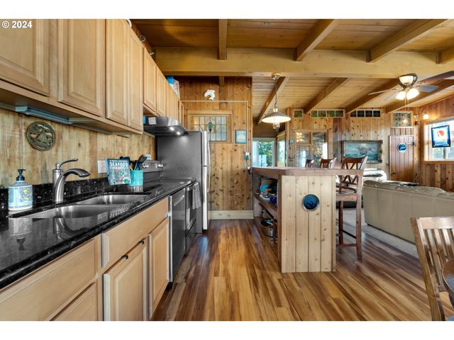 1807 N PROM, Seaside, OR 97138