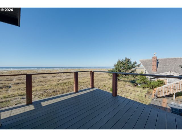 1807 N PROM, Seaside, OR 97138