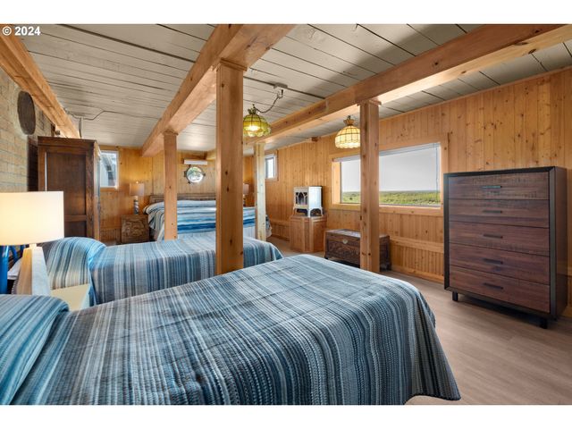 1807 N PROM, Seaside, OR 97138