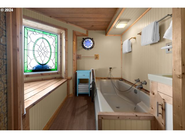 1807 N PROM, Seaside, OR 97138