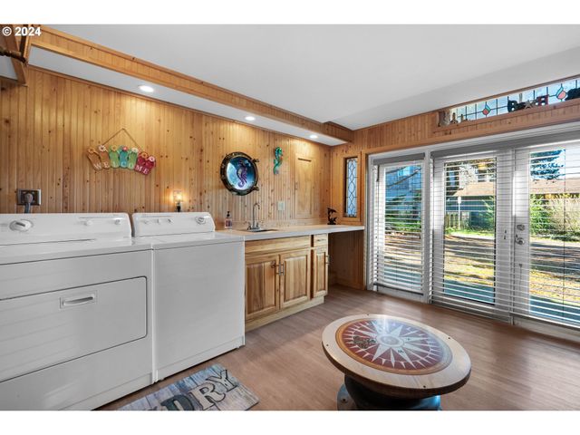 1807 N PROM, Seaside, OR 97138