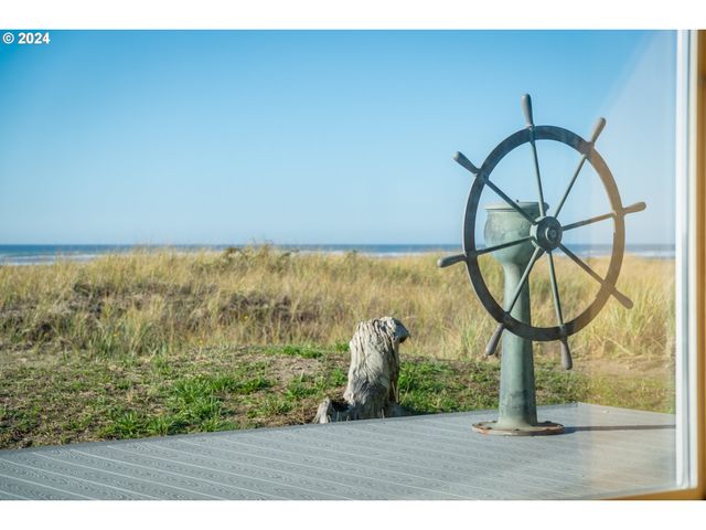 1807 N PROM, Seaside, OR 97138