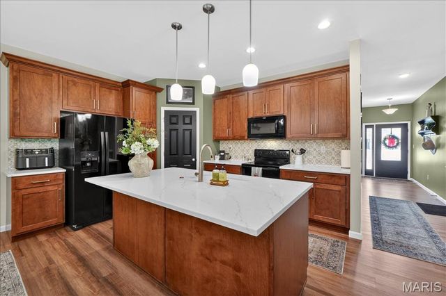 28939 Old Court Drive, Foristell, MO 63348