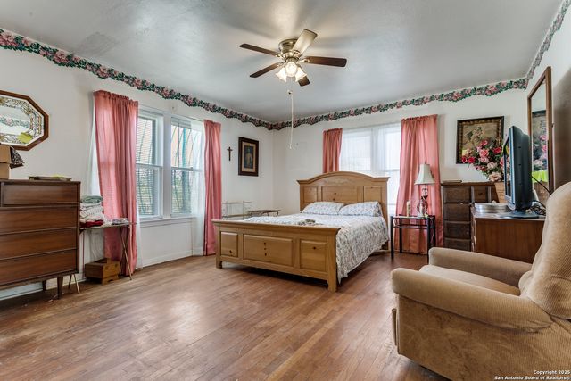 2643 W Craig Pl, San Antonio, TX 78228