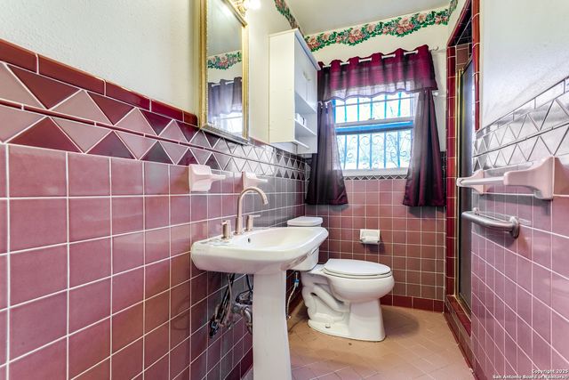 2643 W Craig Pl, San Antonio, TX 78228