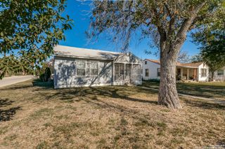 2643 W Craig Pl, San Antonio, TX 78228
