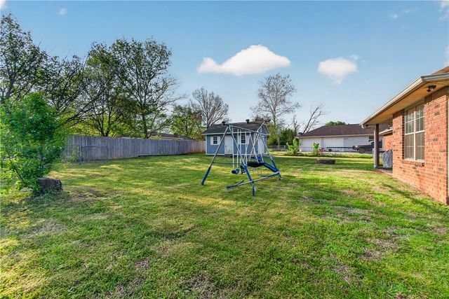 703 Ditmars Road, Prairie Grove, AR 72753