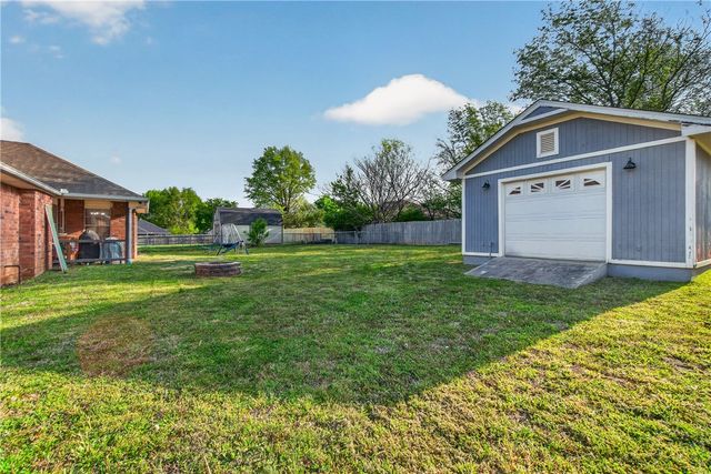 703 Ditmars Road, Prairie Grove, AR 72753
