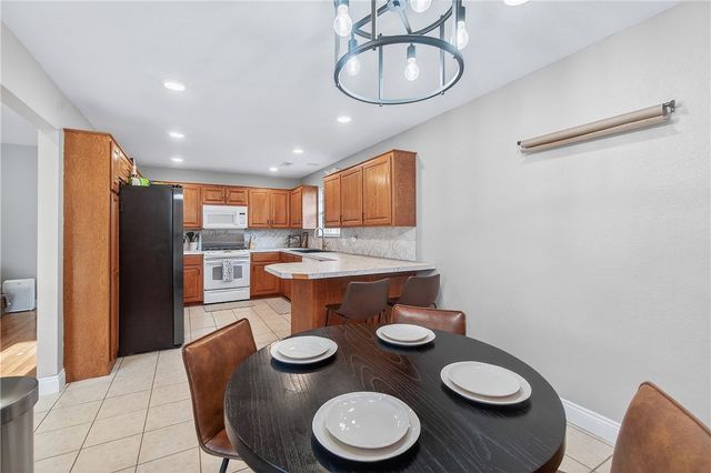 703 Ditmars Road, Prairie Grove, AR 72753