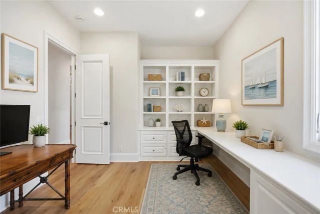17351 Sagatuck Lane, Huntington Beach, CA 92649