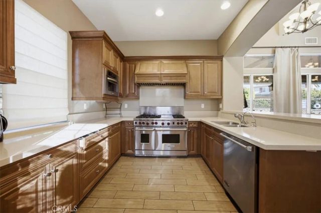 17351 Sagatuck Lane, Huntington Beach, CA 92649