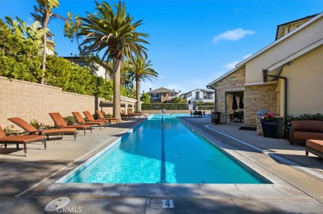 17351 Sagatuck Lane, Huntington Beach, CA 92649