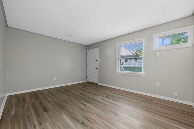 1862 Memorial Dr Apt C, Clarksville, TN 37043