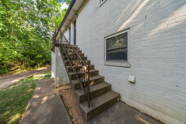 1862 Memorial Dr Apt C, Clarksville, TN 37043