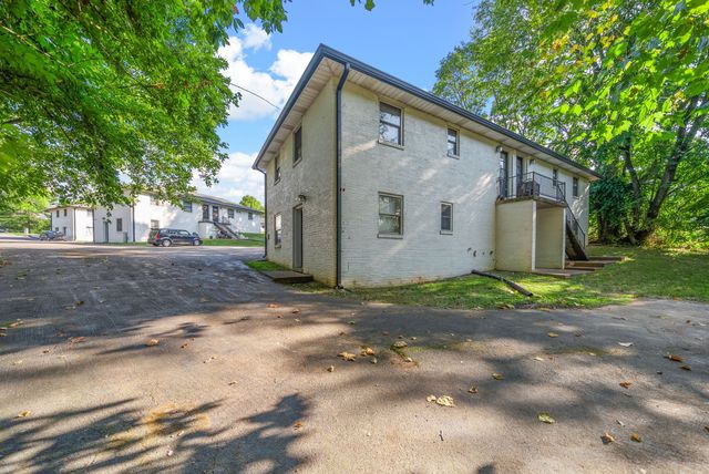 1862 Memorial Dr Apt C, Clarksville, TN 37043