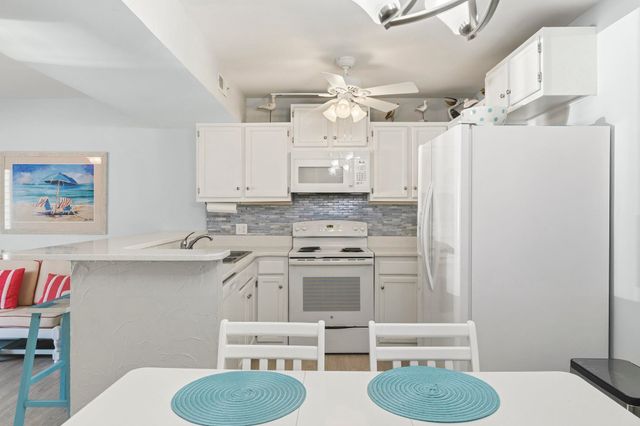 14 N Willow Dr Apt 3, Surfside Beach, SC 29575