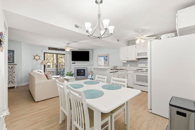 14 N Willow Dr Apt 3, Surfside Beach, SC 29575