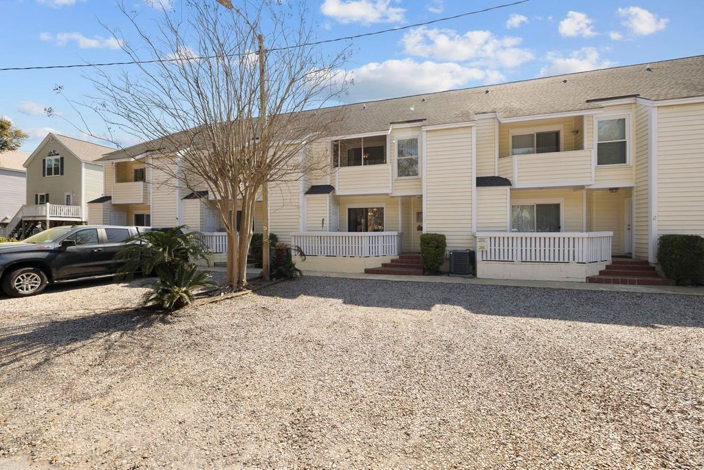 14 N Willow Dr Apt 3, Surfside Beach, SC 29575