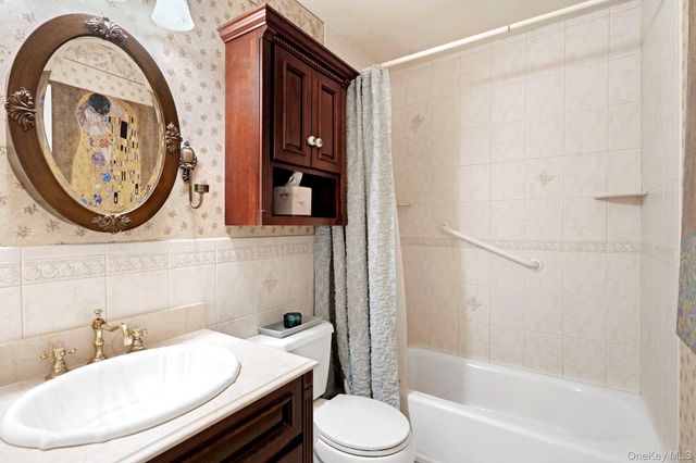 36 Blue Point Road E, Holtsville, NY 11742