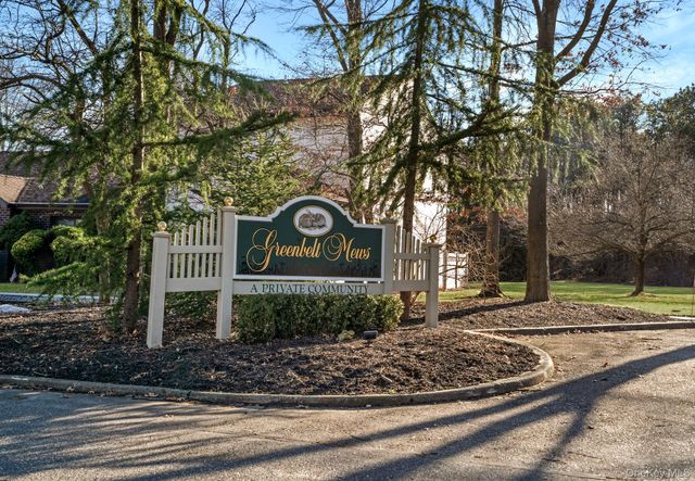 36 Blue Point Road E, Holtsville, NY 11742