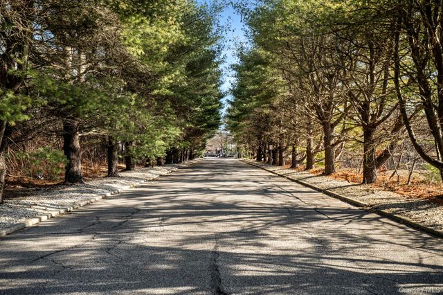 36 Blue Point Road E, Holtsville, NY 11742